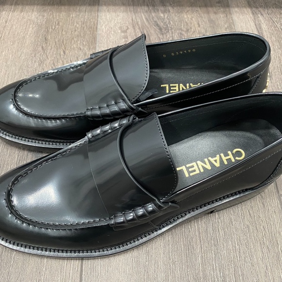 2023 CHANEL BLACK LEATHER LOAFERS OXFORD SHOES 37.5 NEW - Picture 9 of 12